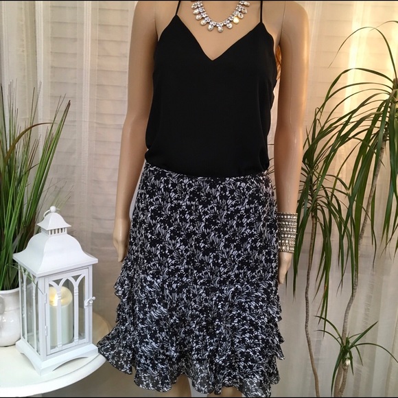 BEAUTIFULLY LAYERED ANN TAYLOR CHIFFON SKIRT - Picture 2 of 12